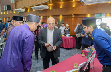 PLATFORM TEROKA PELUANG BAHARU DALAM DUNIA PERNIAGAAN